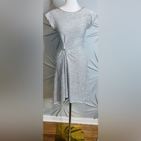 Max Studio XS black & white twist knot dress w/high low effect. Bust 32”-34” - Picture 4 of 5